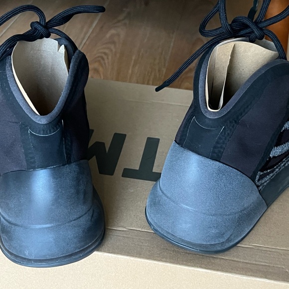 Adidas Yeezy Quantum Onyx - Picture 9 of 11